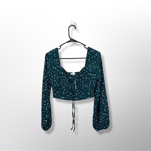 PacSun Tops - NWT L.A. Heart by Pacsun Long Sleeve Green Floral Smocked V-Neck Crop Top Size M